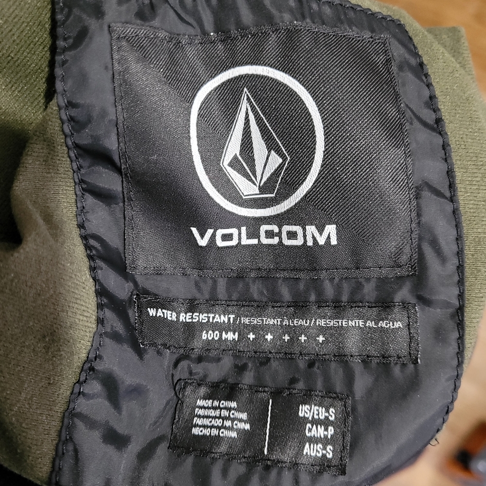 2FOR$40 Volcom windbreaker - Picture 6 of 6
